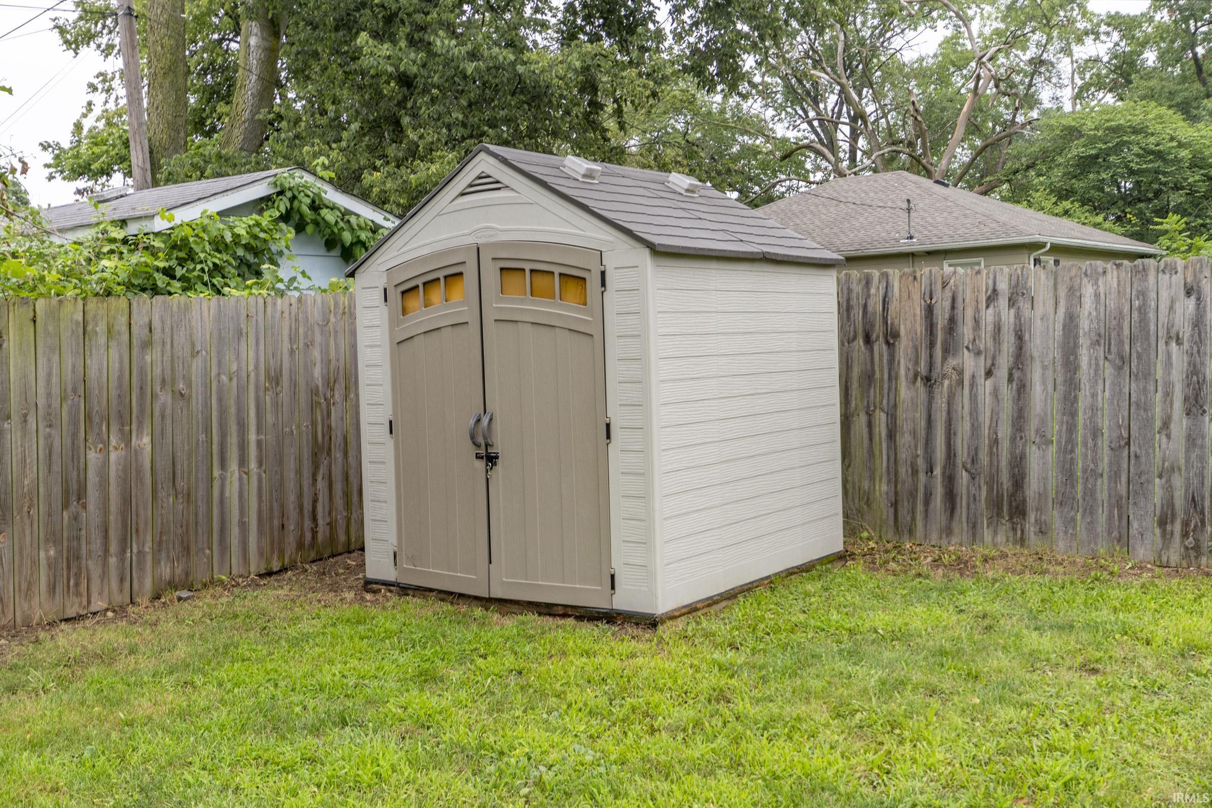 133 E Willow Drive South Bend IN 46637