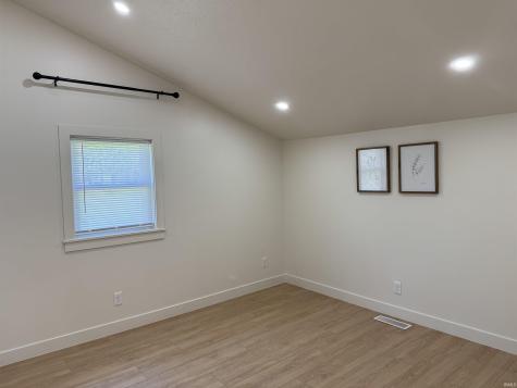 156 S Miller Avenue Albany IN 47320