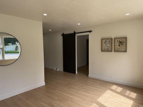 156 S Miller Avenue Albany IN 47320