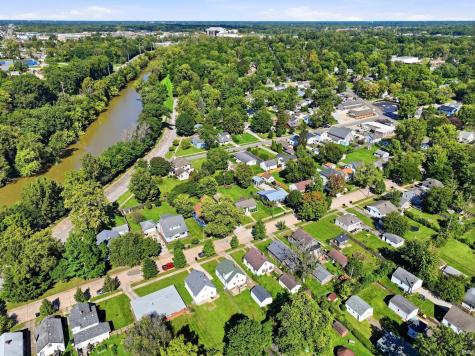 522 Curdes Avenue Fort Wayne IN 46805