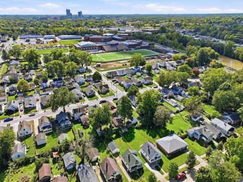 522 Curdes Avenue Fort Wayne IN 46805