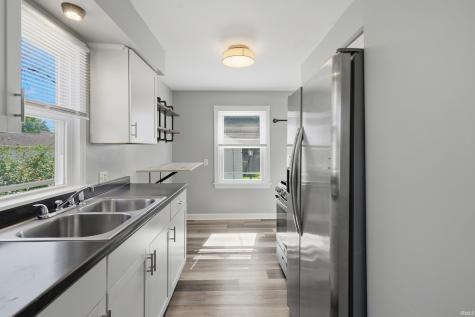 522 Curdes Avenue Fort Wayne IN 46805