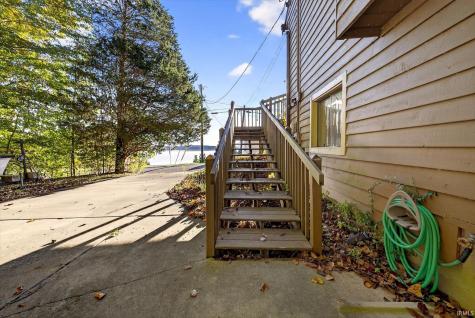 7759 N Lakeview Drive Unionville IN 47468