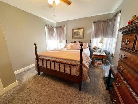 1804 Grand Avenue Washington IN 47501