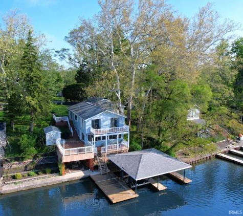 5100 E Quiet Water Court Monticello IN 47960
