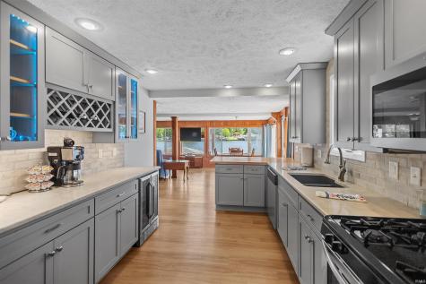 5100 E Quiet Water Court Monticello IN 47960