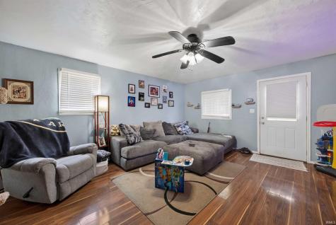 617 S 8th Street Mitchell IN 47446