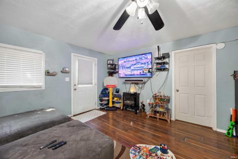 617 S 8th Street Mitchell IN 47446