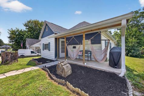 617 S 8th Street Mitchell IN 47446