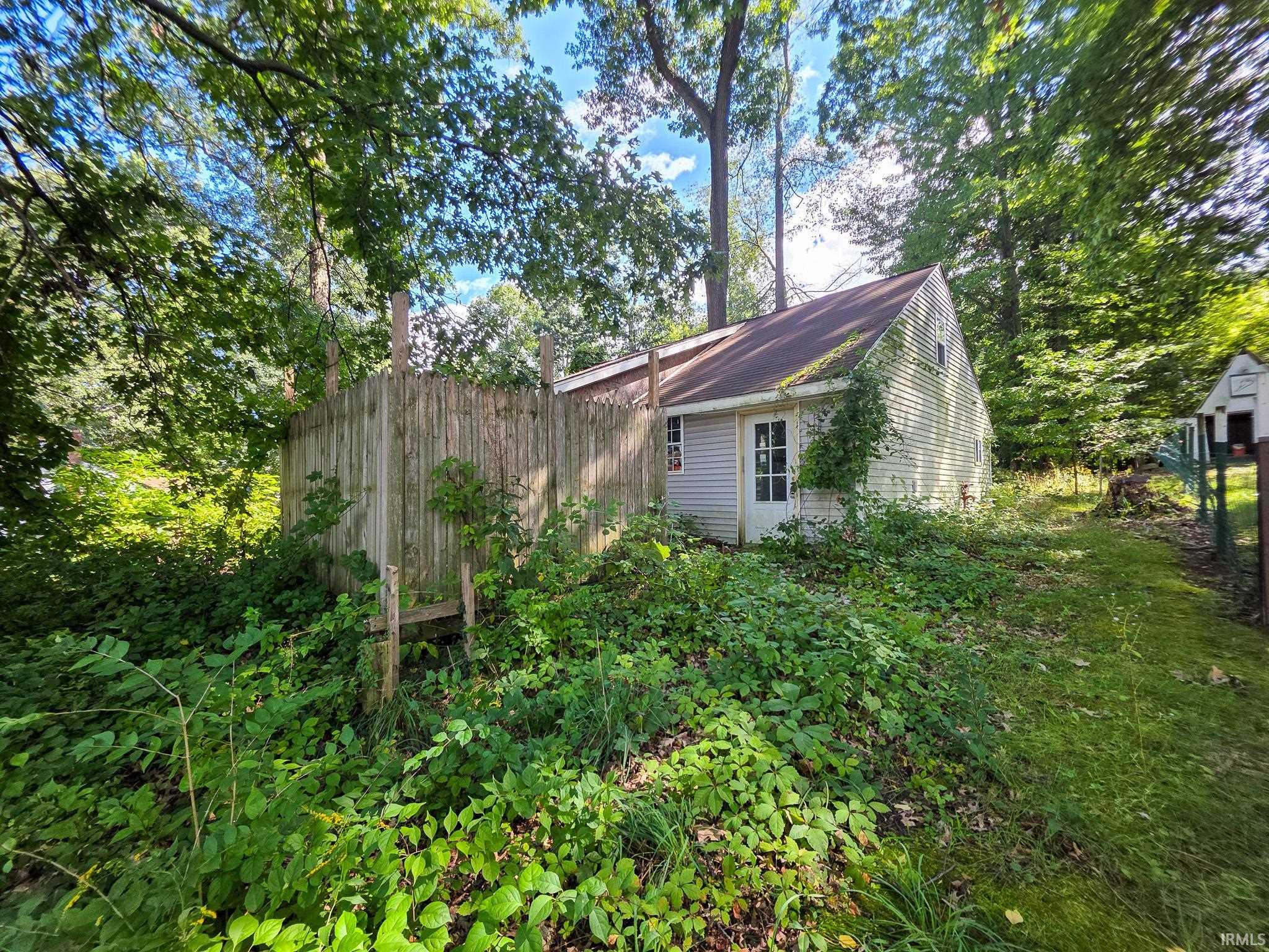 51855 E County Line Road Middlebury IN 46540