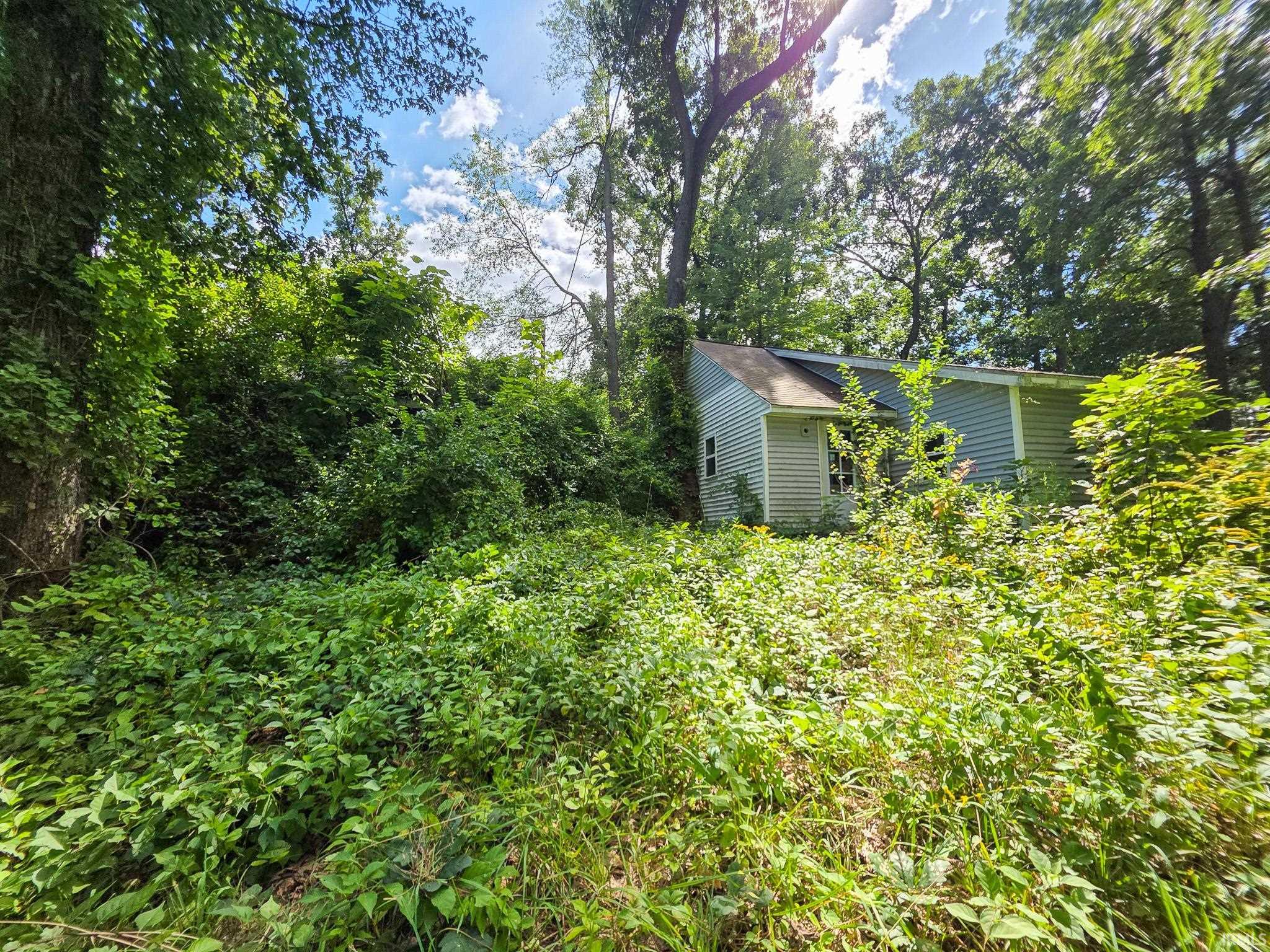 51855 E County Line Road Middlebury IN 46540
