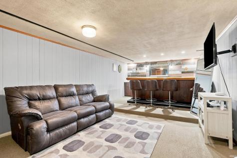 6226 E Hills Road Fort Wayne IN 46804