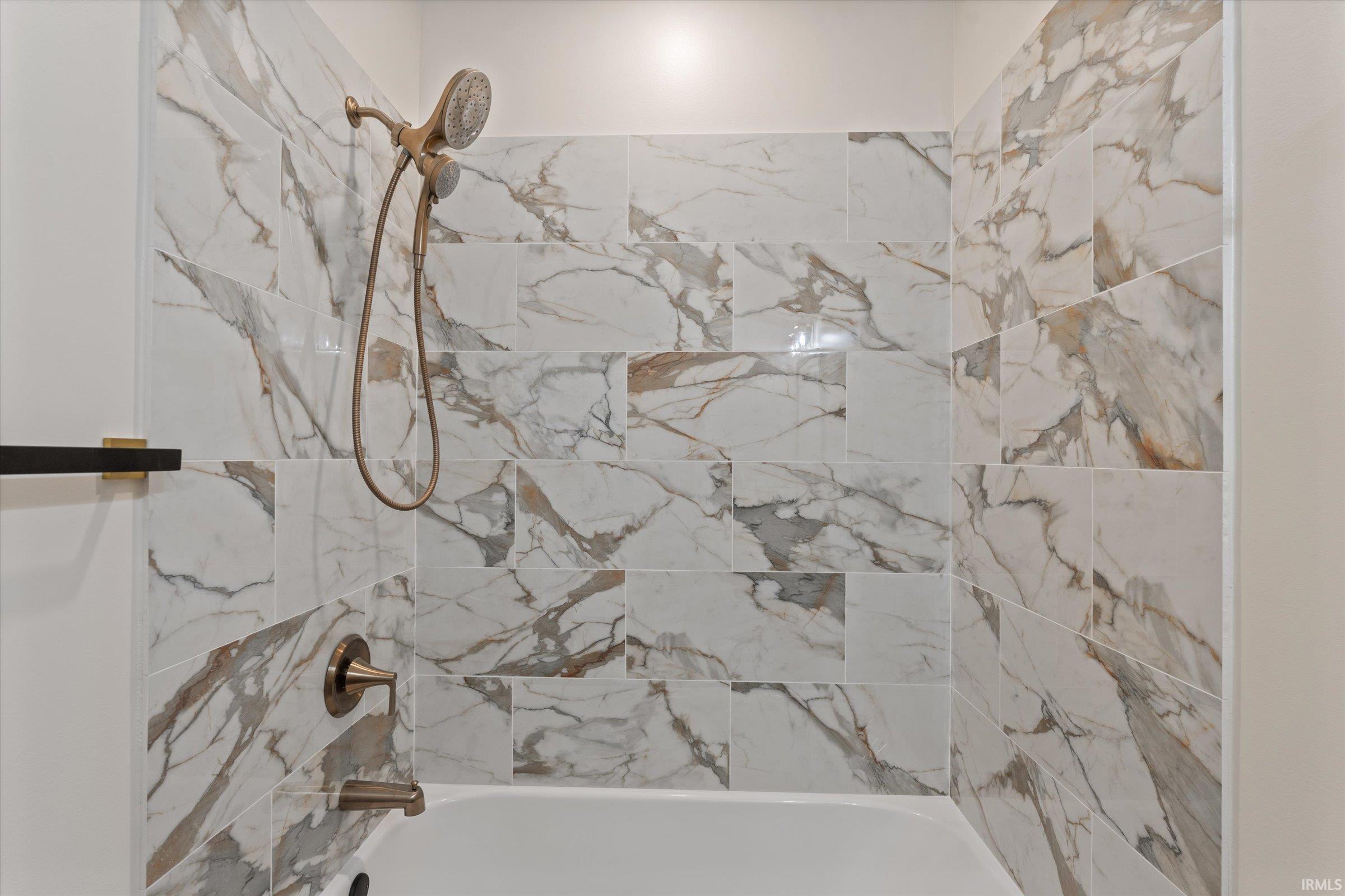 2411 Wildflower Cove Mishawaka IN 46545