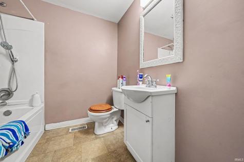 3121 Peddlers Village Road Goshen IN 46526