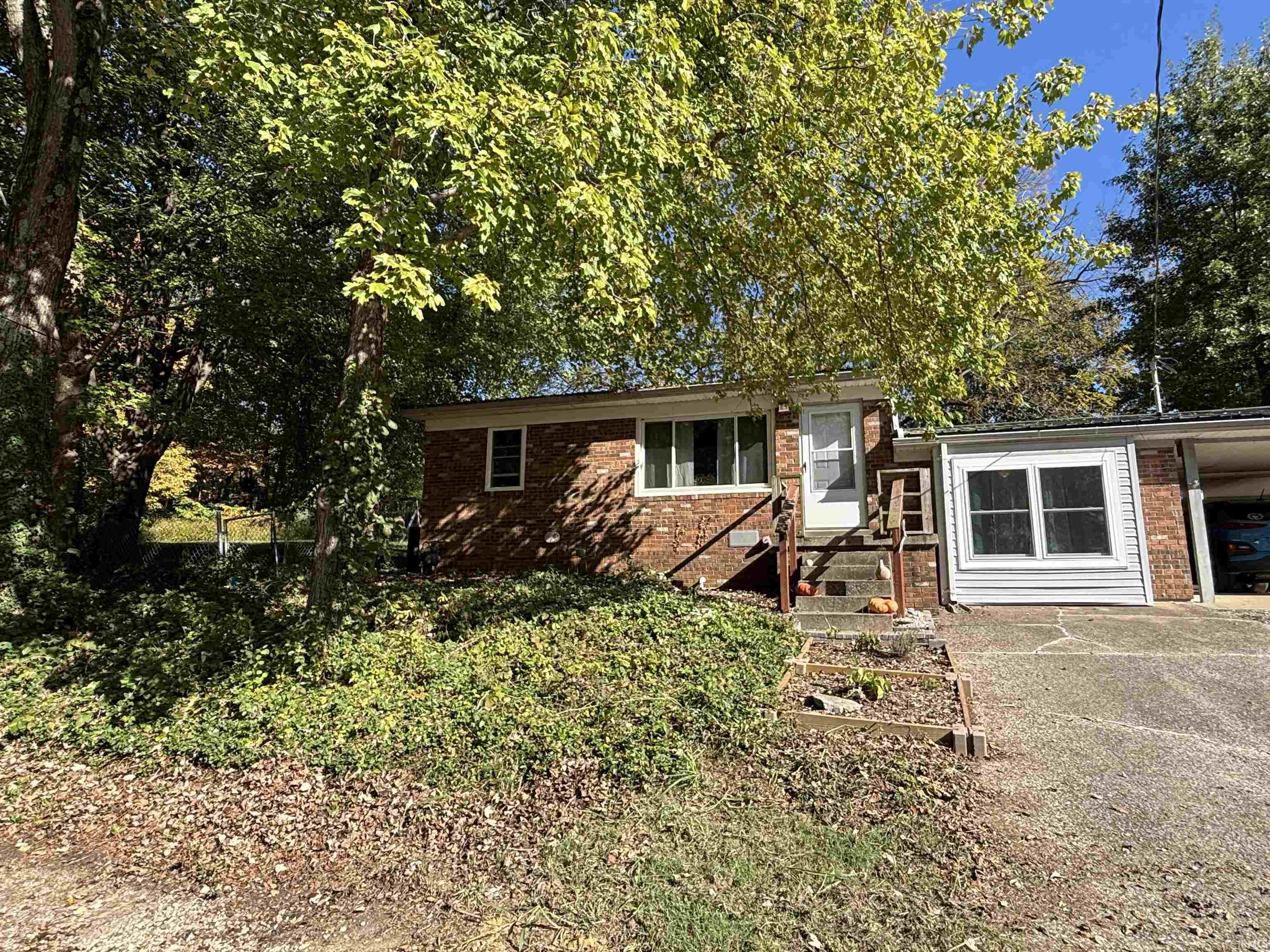11220 Sharon Drive Evansville IN 47712