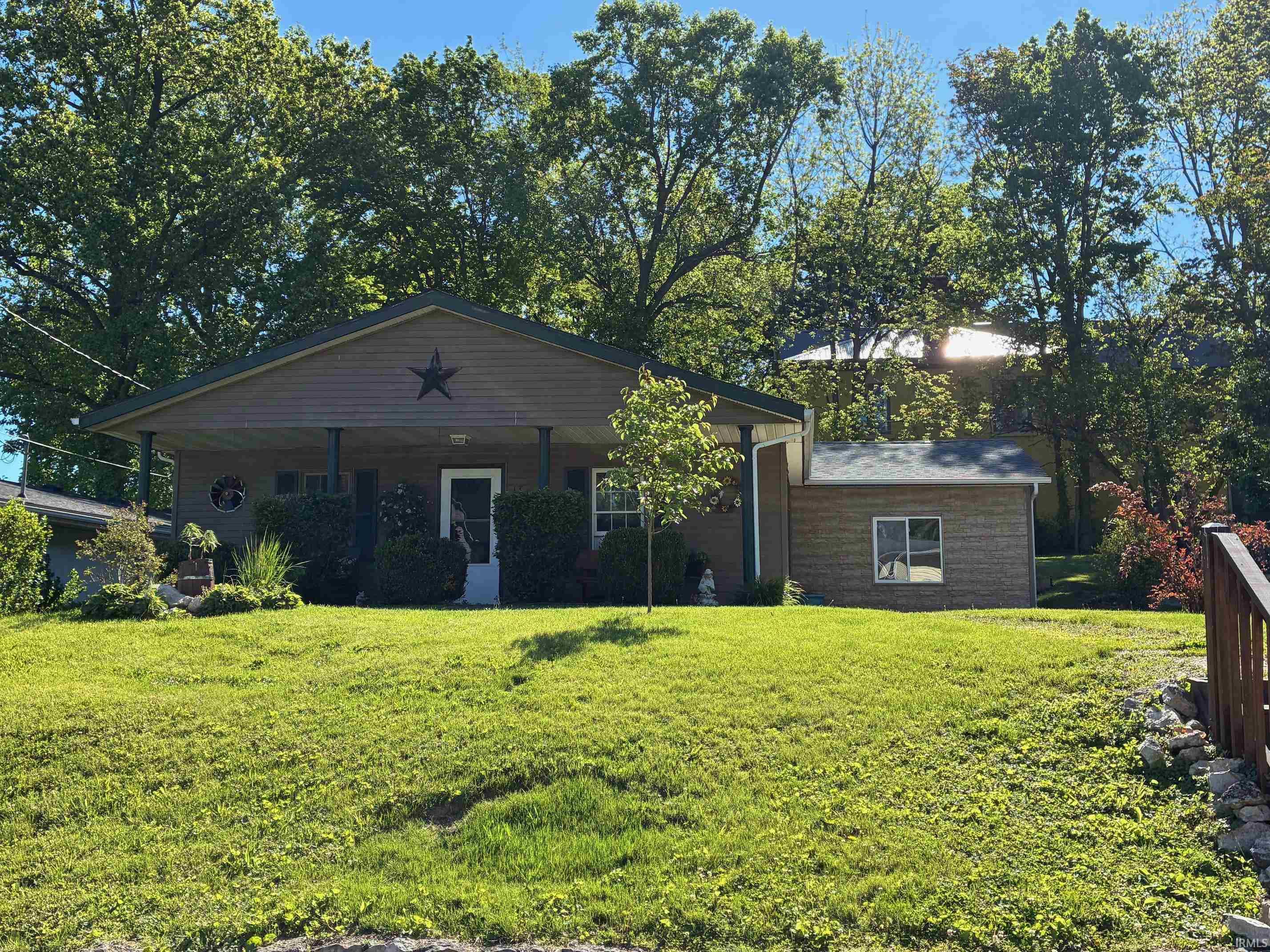 17 Boyer Street Williamsport IN 47993