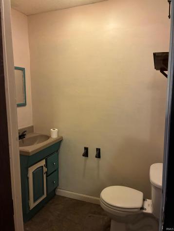 17 Boyer Street Williamsport IN 47993