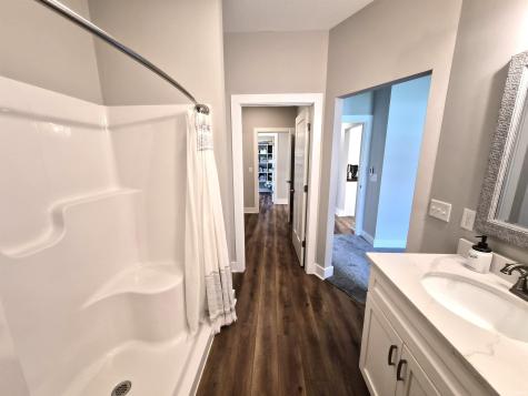 1207 E Dresdin Drive Warsaw IN 46580