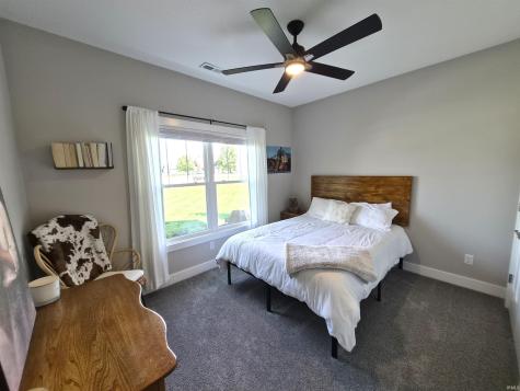 1207 E Dresdin Drive Warsaw IN 46580