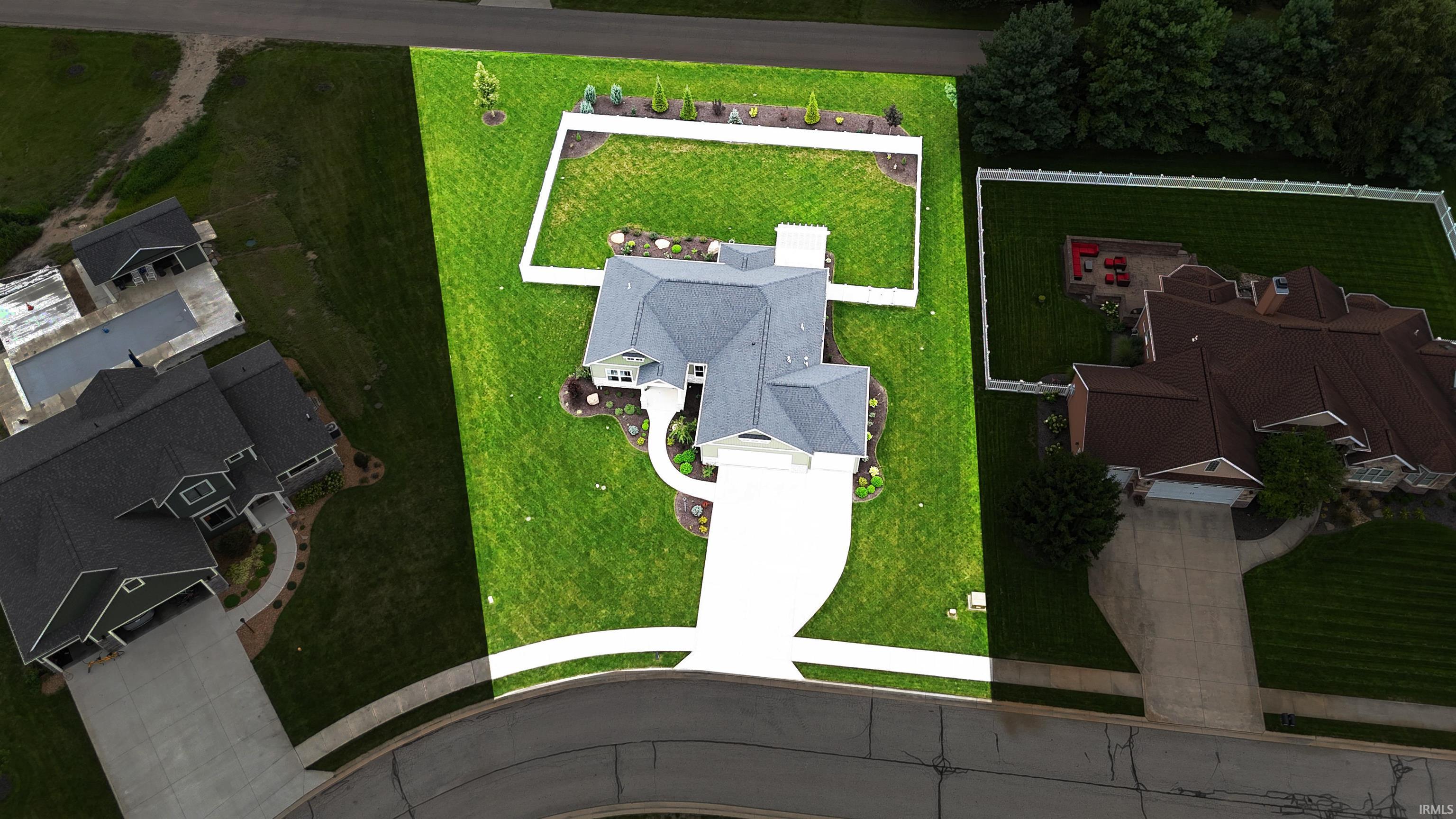 1207 E Dresdin Drive Warsaw IN 46580
