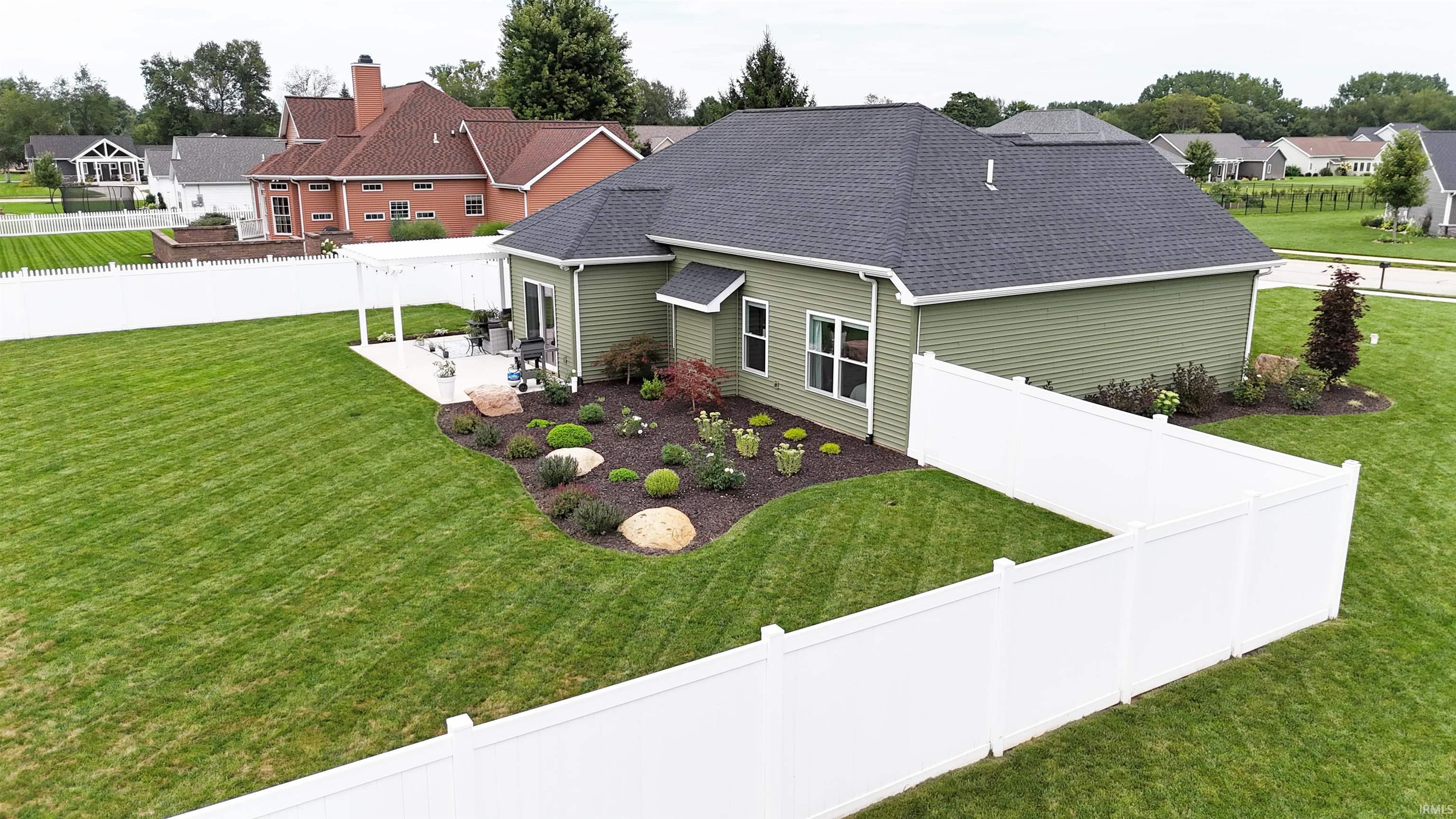 1207 E Dresdin Drive Warsaw IN 46580