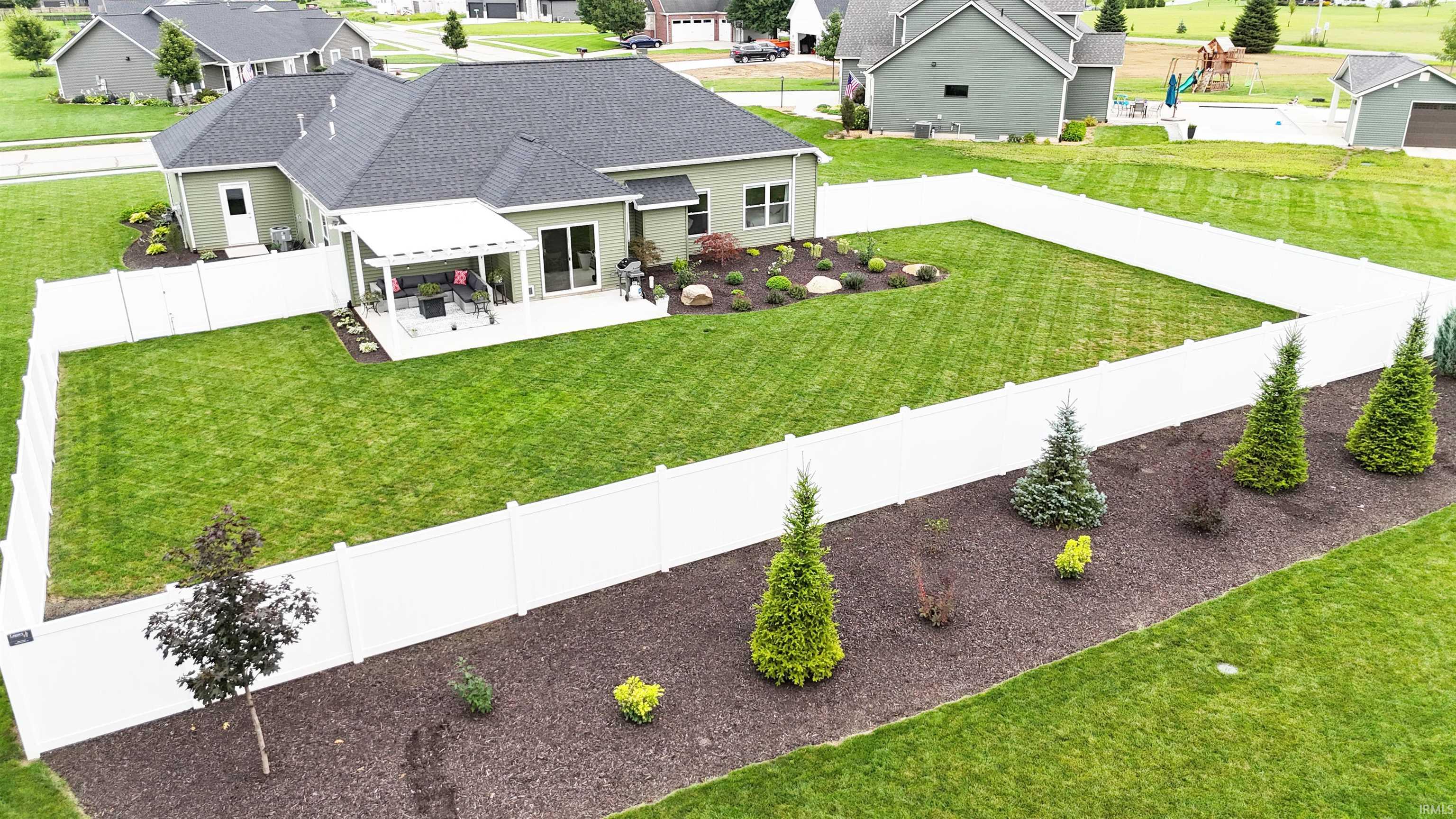 1207 E Dresdin Drive Warsaw IN 46580