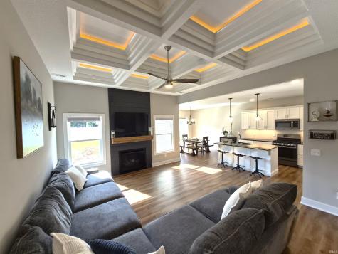 1207 E Dresdin Drive Warsaw IN 46580