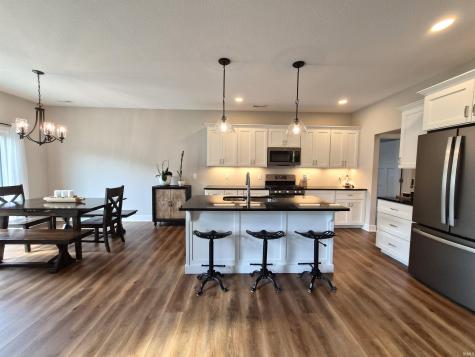 1207 E Dresdin Drive Warsaw IN 46580