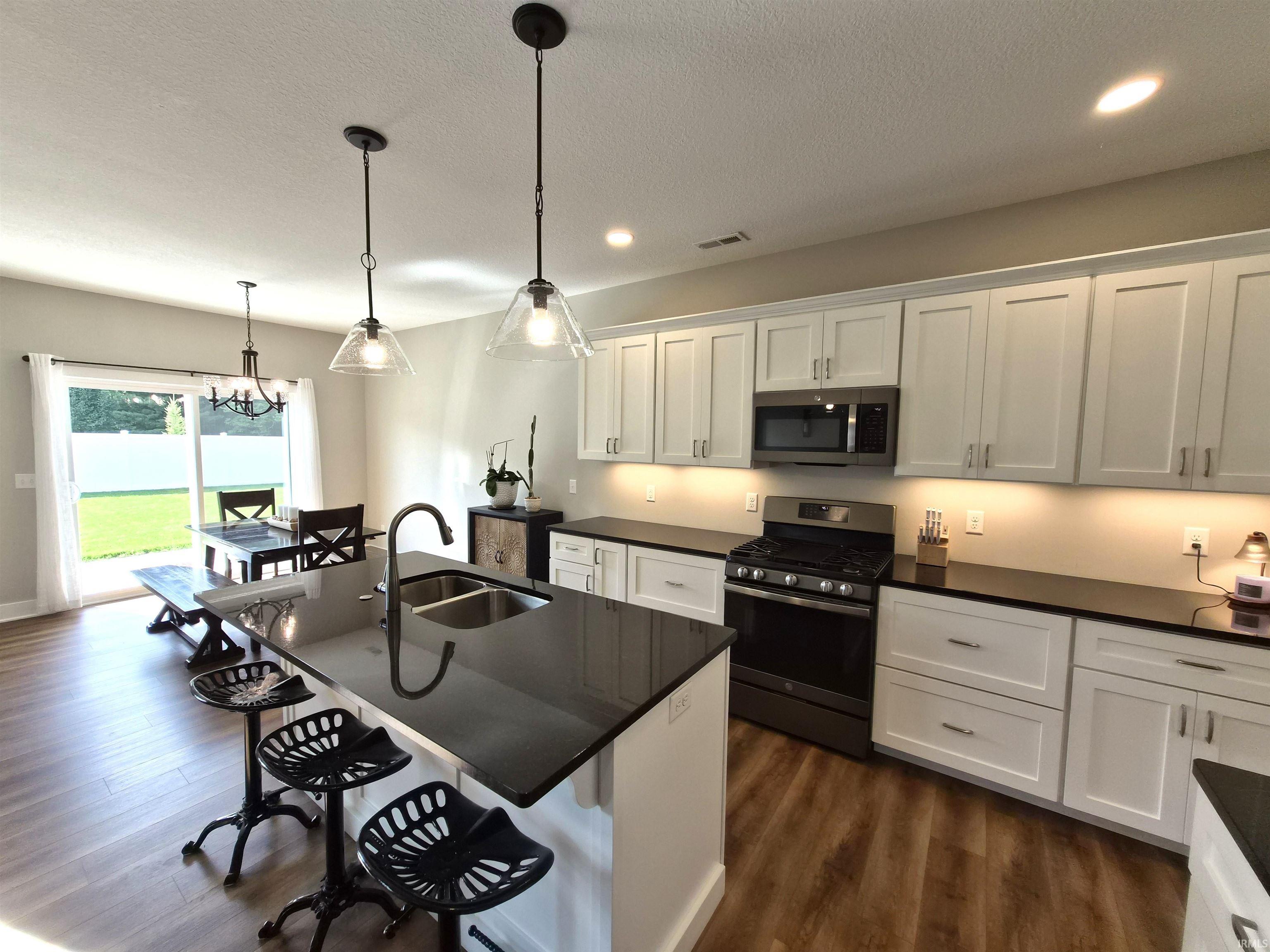 1207 E Dresdin Drive Warsaw IN 46580