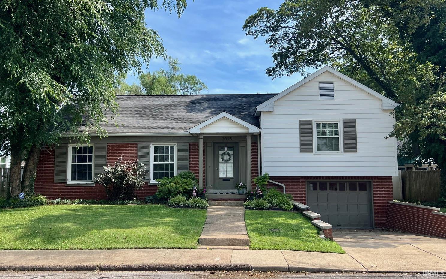 2015 E Gum Street Evansville IN 47714