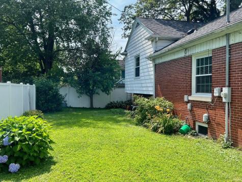 2015 E Gum Street Evansville IN 47714