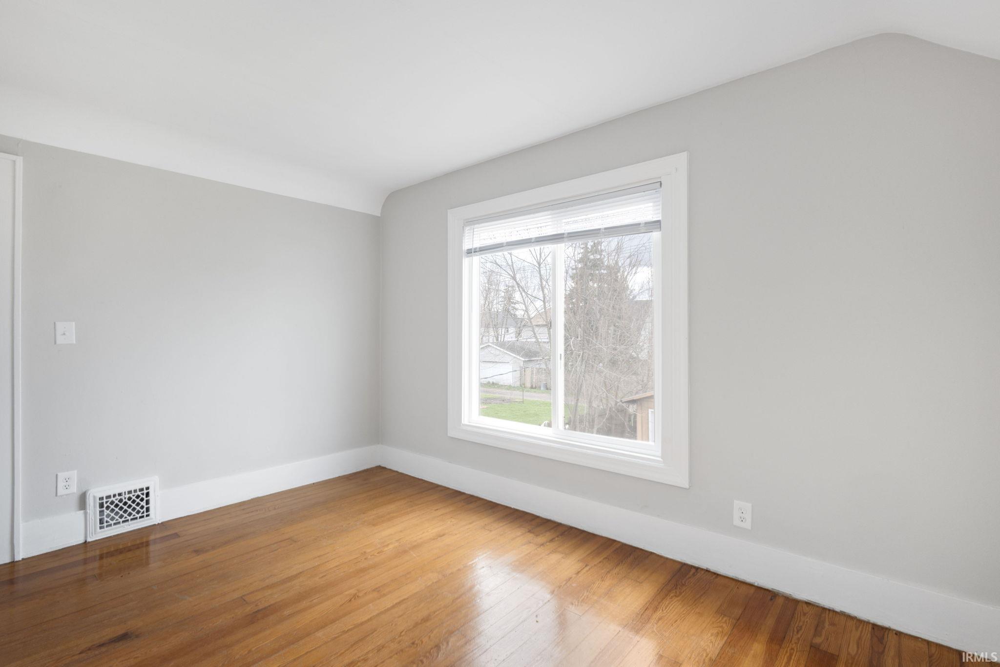 221 E 8th Street Mishawaka IN 46544