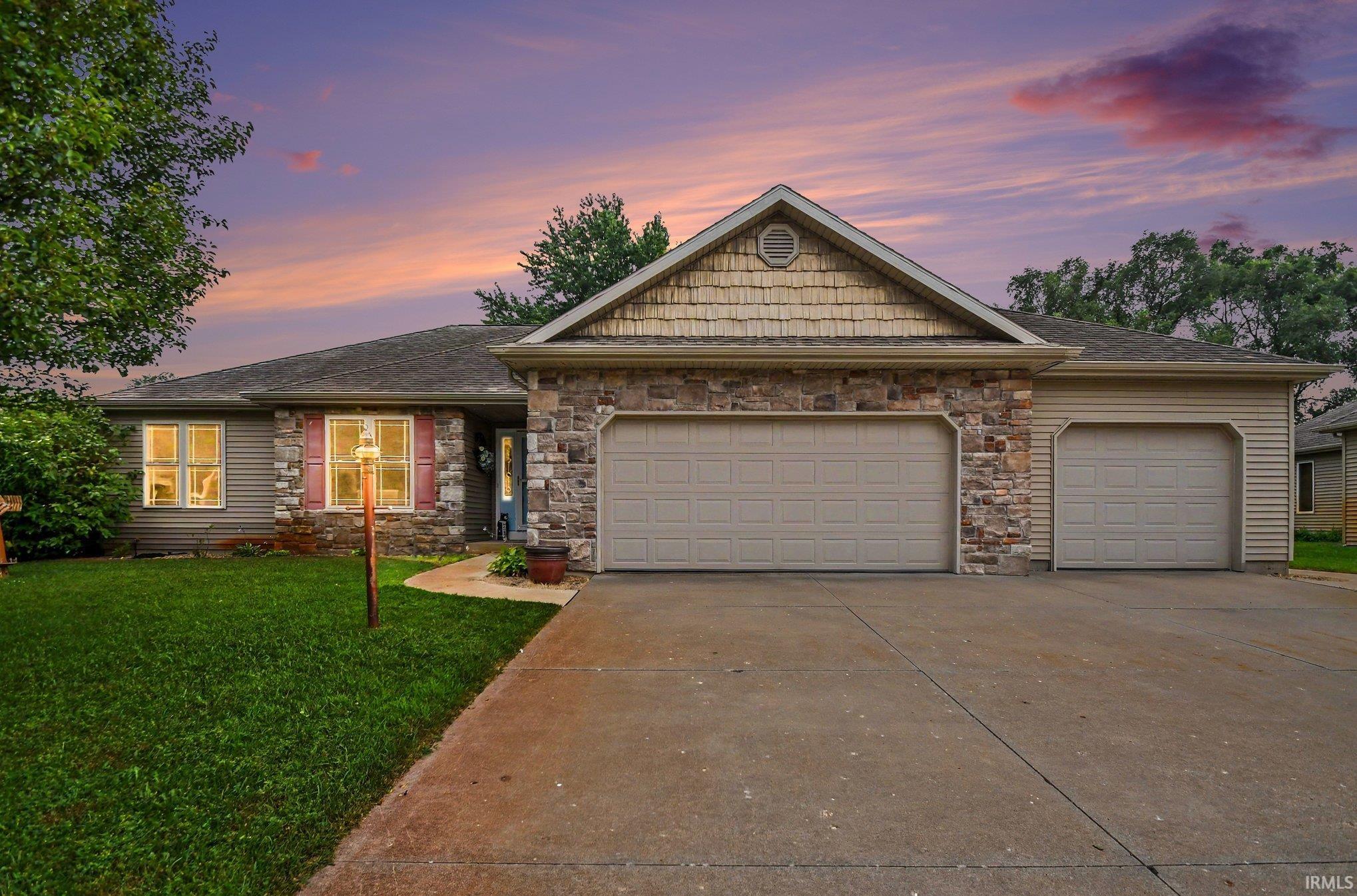 22352 Stonebridge Drive Elkhart IN 46514