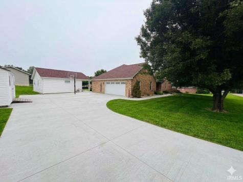 4 White Ridge Court Washington IN 47501