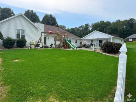 4 White Ridge Court Washington IN 47501