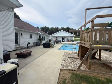 4 White Ridge Court Washington IN 47501