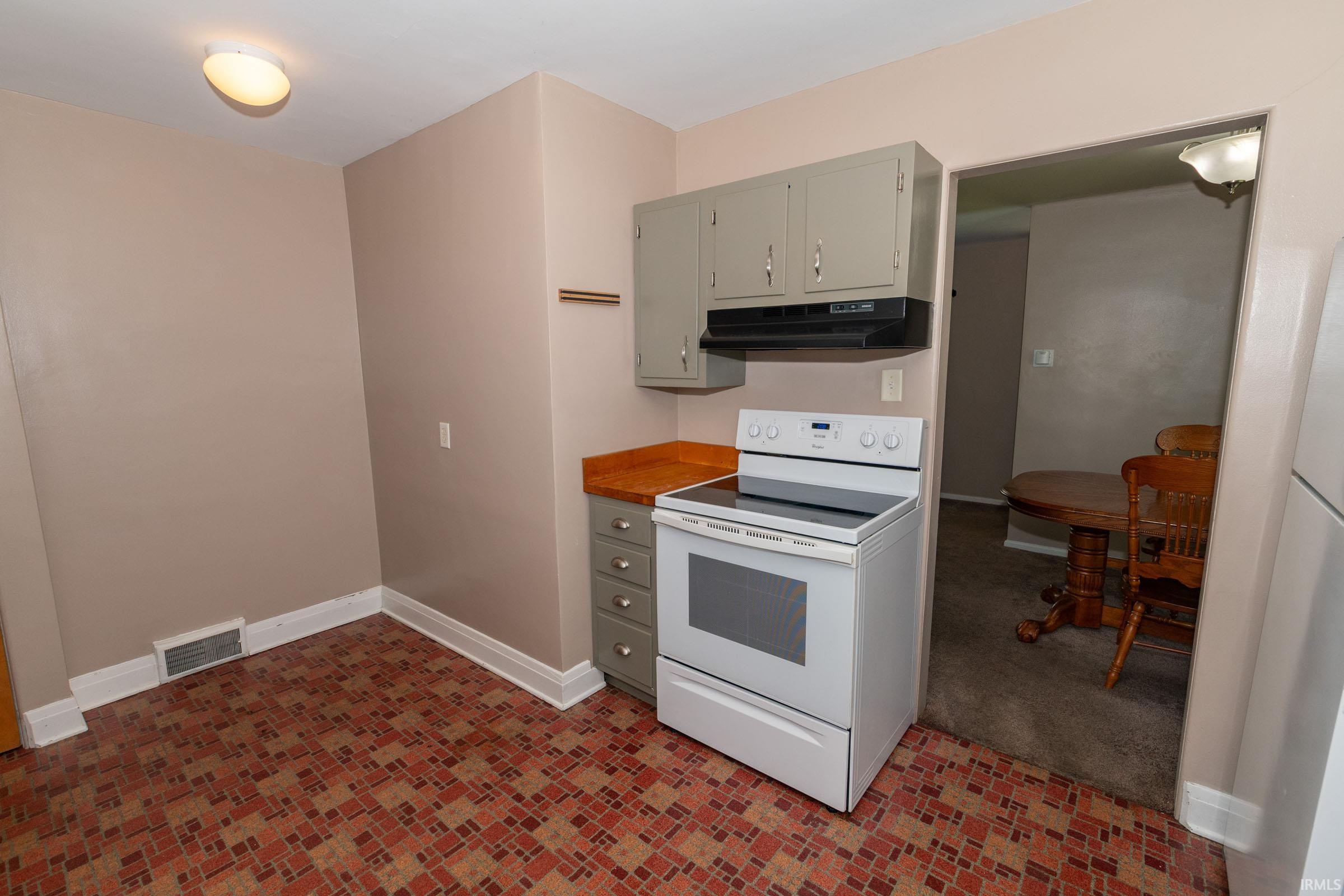 1922 E Fox Street South Bend IN 46613