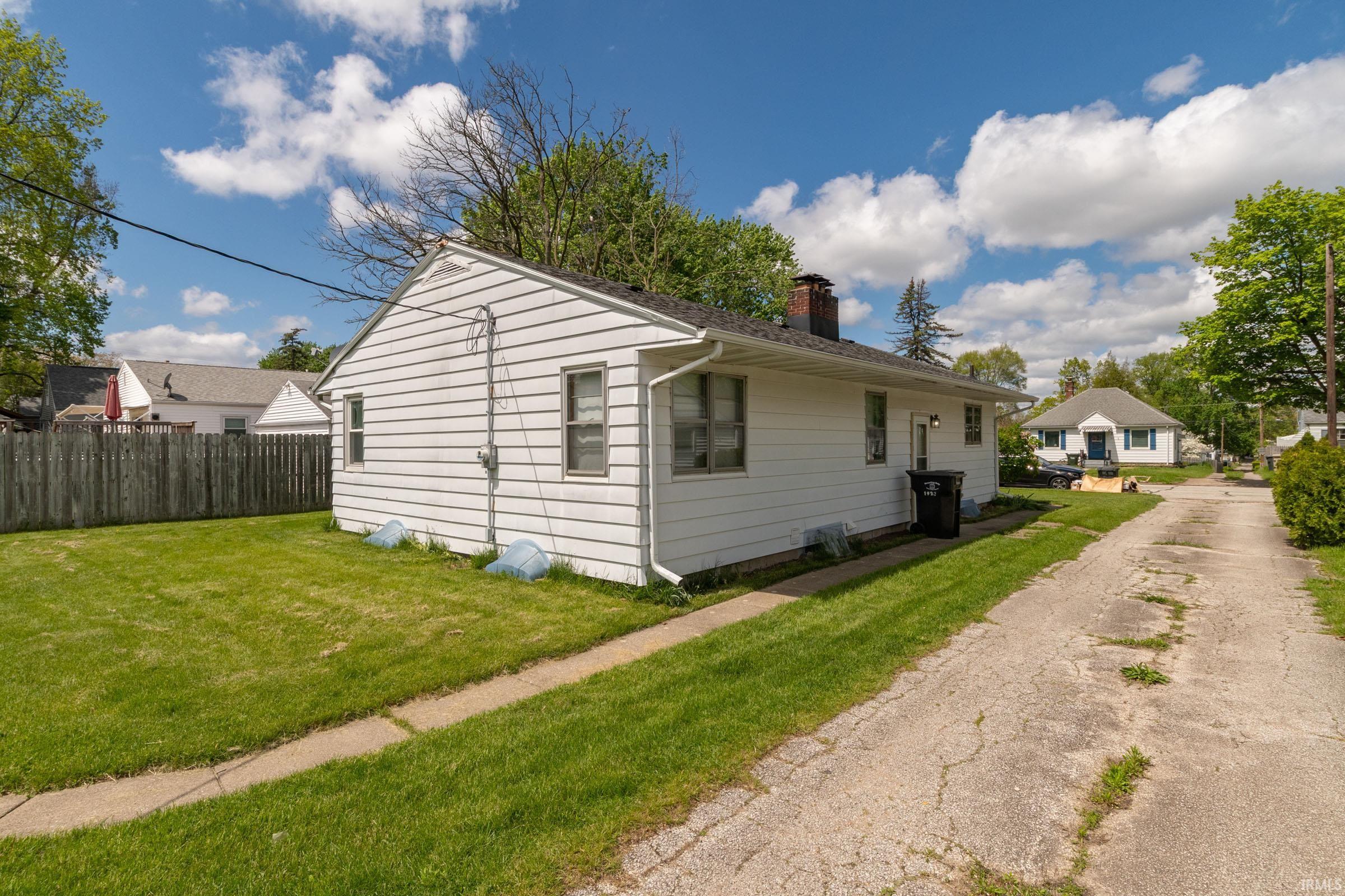 1922 E Fox Street South Bend IN 46613