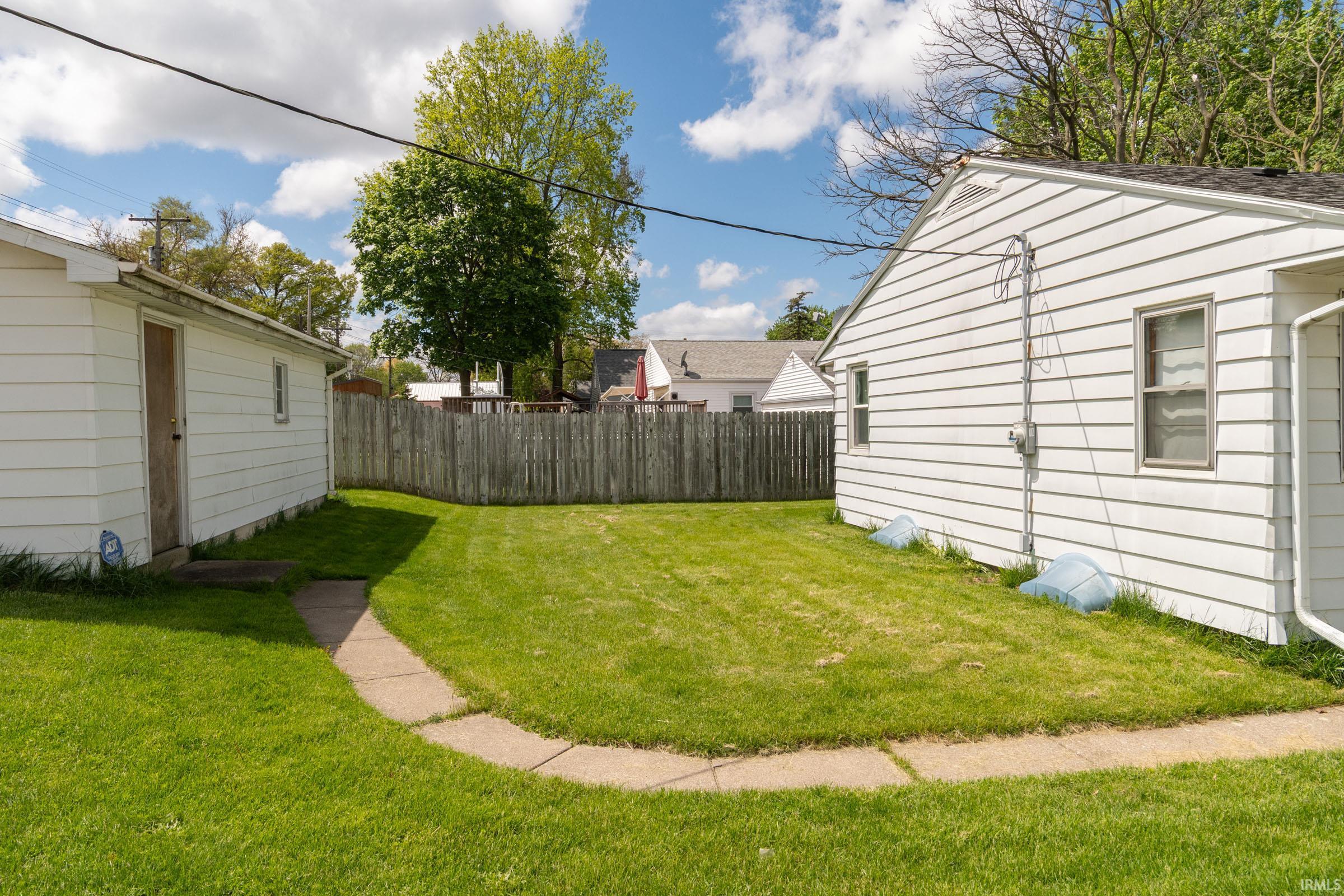 1922 E Fox Street South Bend IN 46613