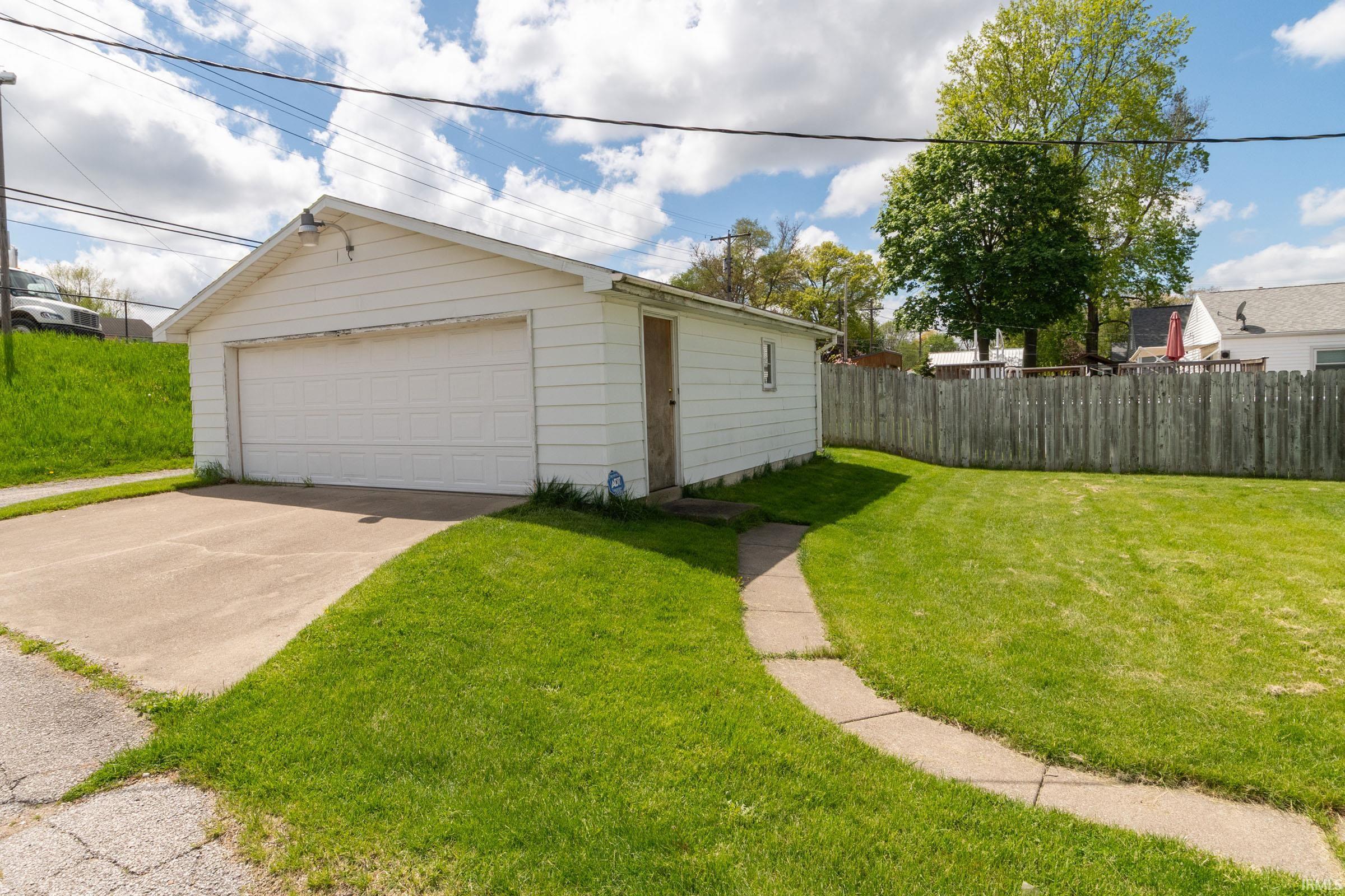 1922 E Fox Street South Bend IN 46613
