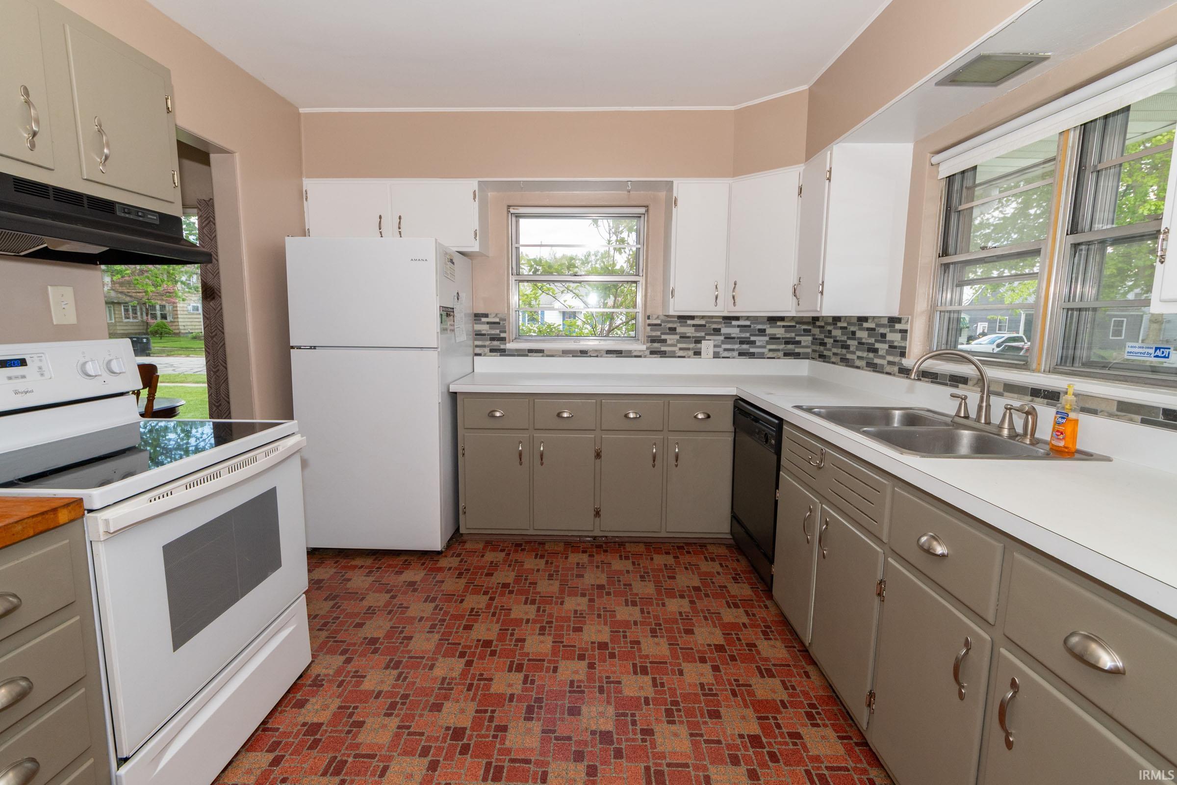 1922 E Fox Street South Bend IN 46613