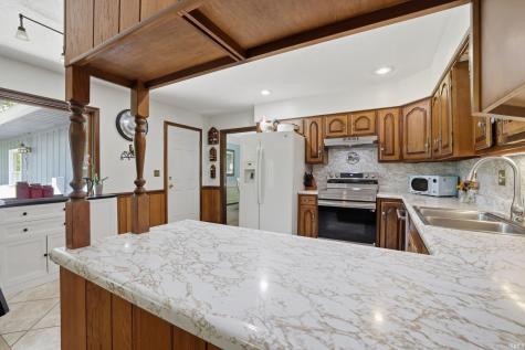 526 W Reade Avenue Upland IN 46989