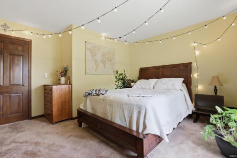 526 W Reade Avenue Upland IN 46989