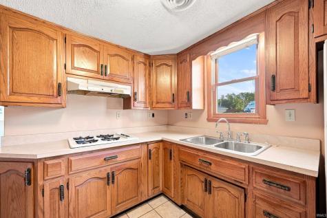 813 N 11th Street Elwood IN 46036