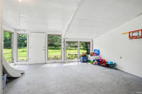 57954 Pear Road South Bend IN 46619