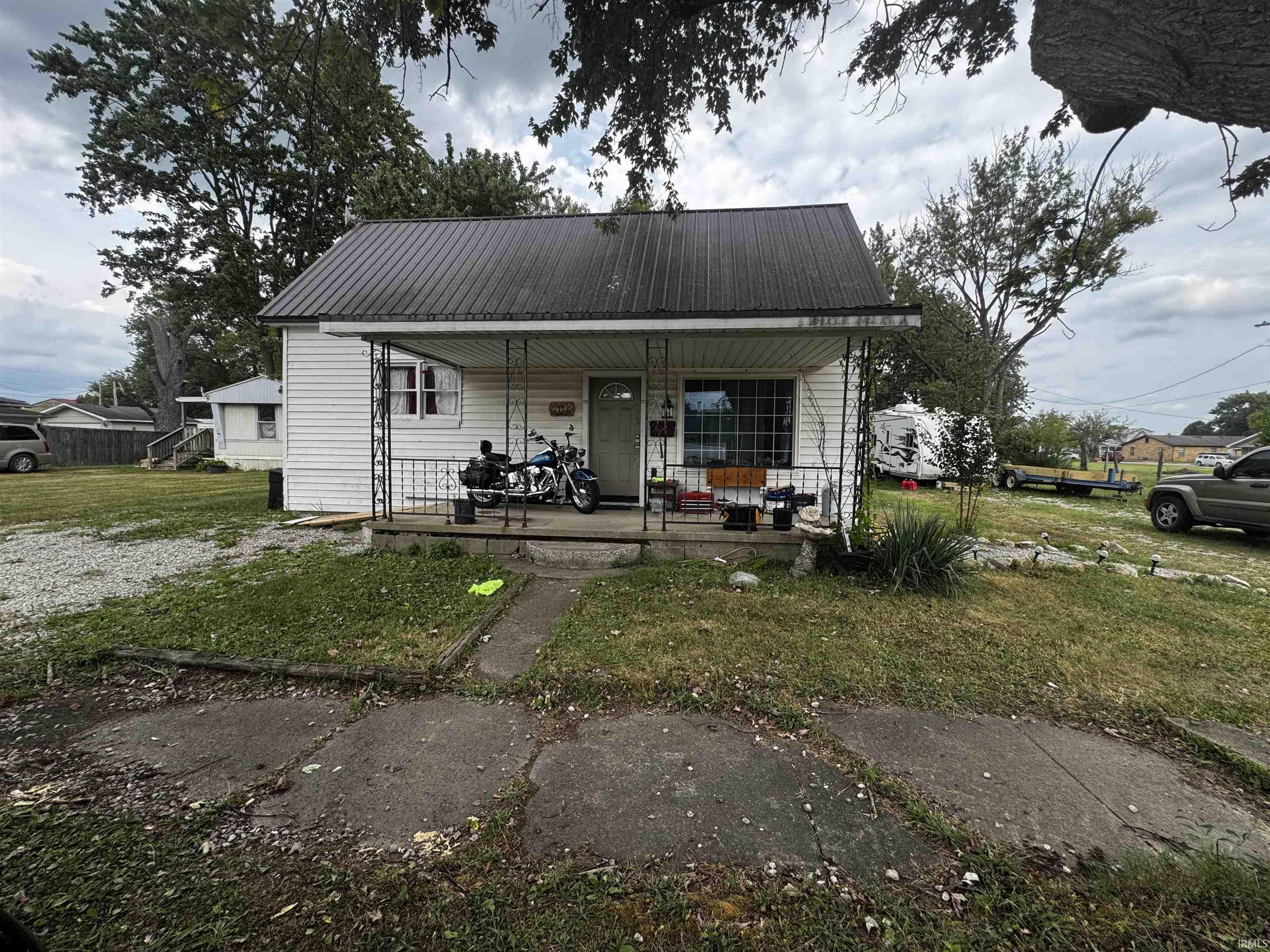 669 2nd Street Linton IN 47441