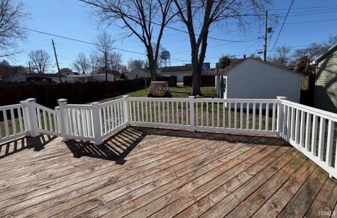 18 SE 6th Street Linton IN 47441