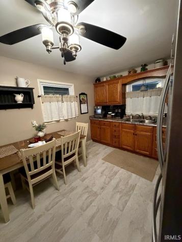 18 SE 6th Street Linton IN 47441