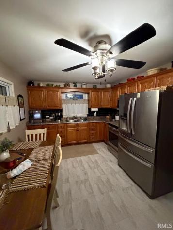18 SE 6th Street Linton IN 47441