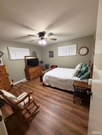 18 SE 6th Street Linton IN 47441